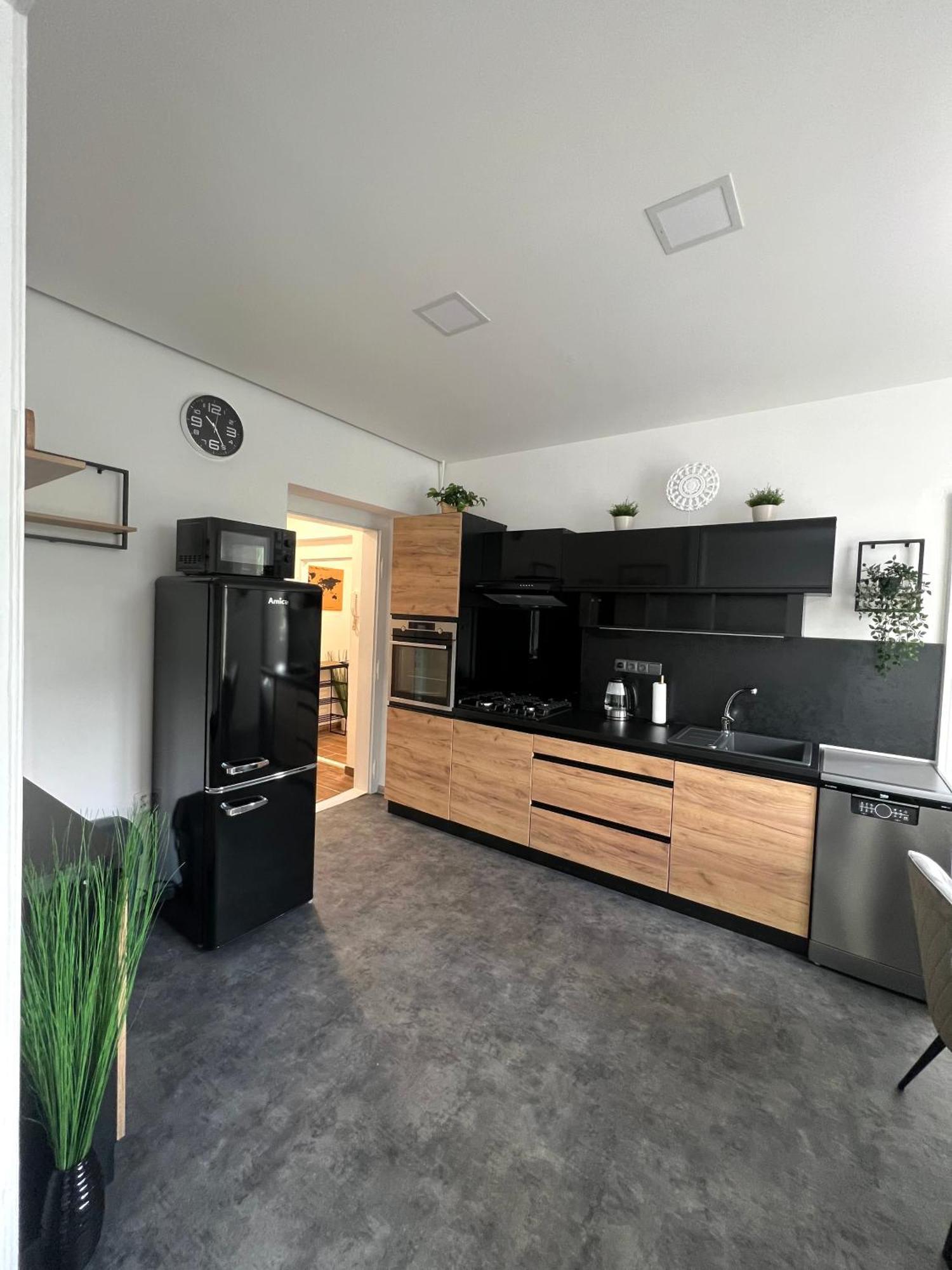 Apartman V Centru Trutnova Exteriér fotografie
